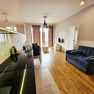 https://green-oliborz-apartment-4.warsawhotelspoland.com